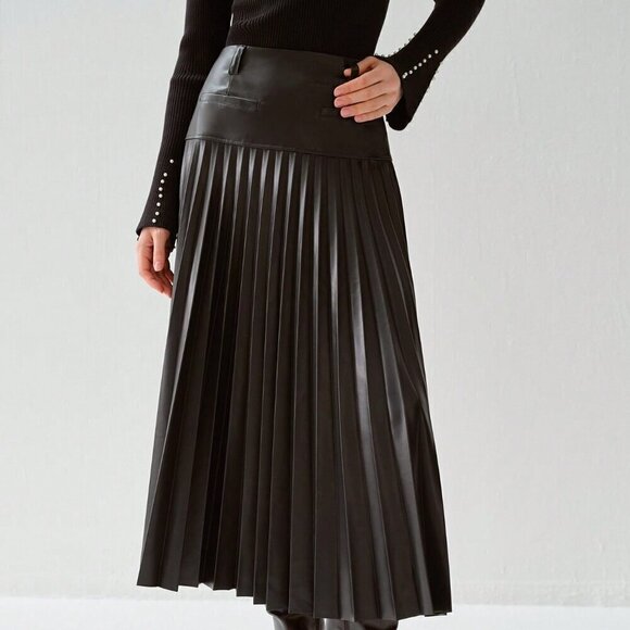 Black Casual Women's Romantic Black Pleated PU Skirt - Picture 3 of 5